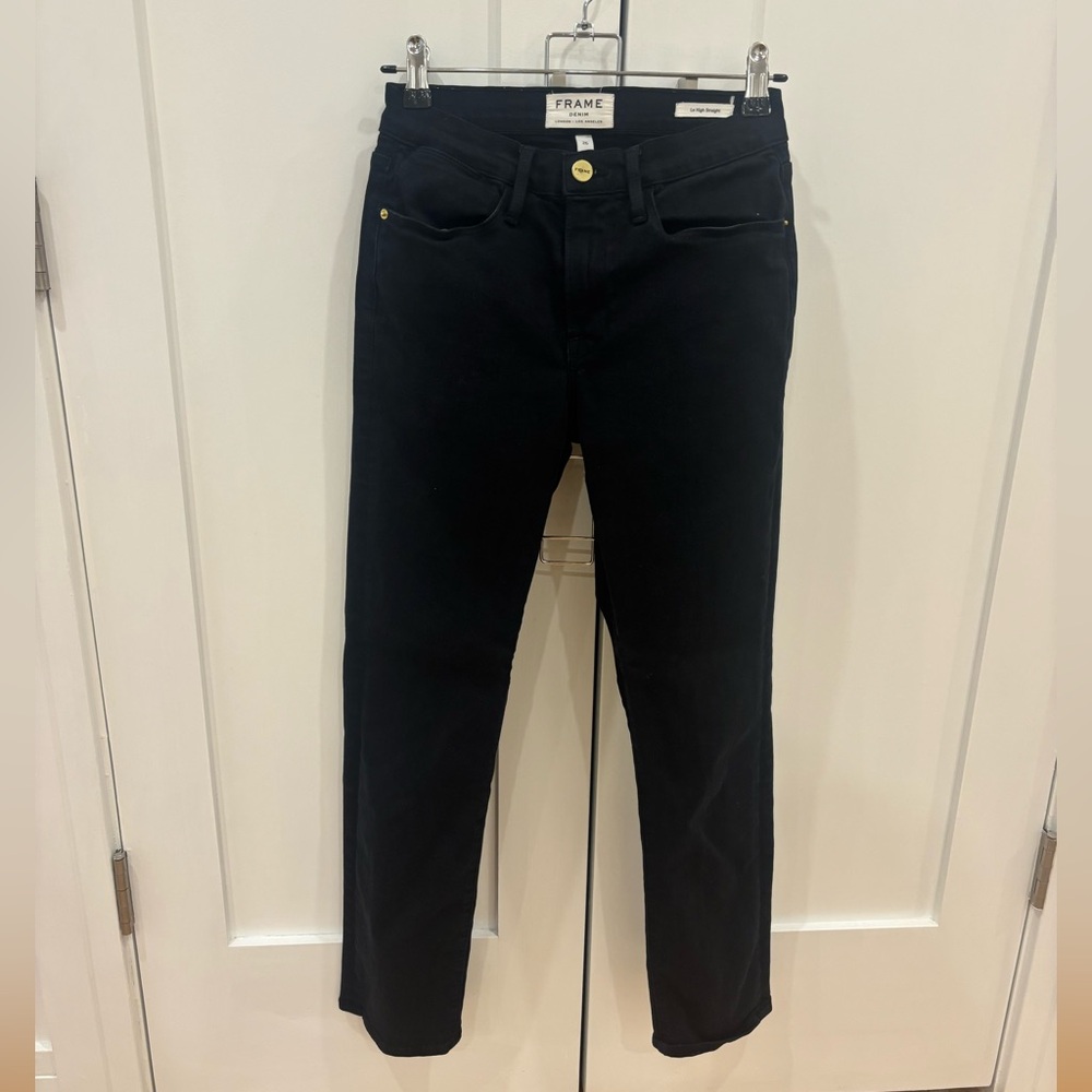 Frame Le High Straight Jeans in Noir Black